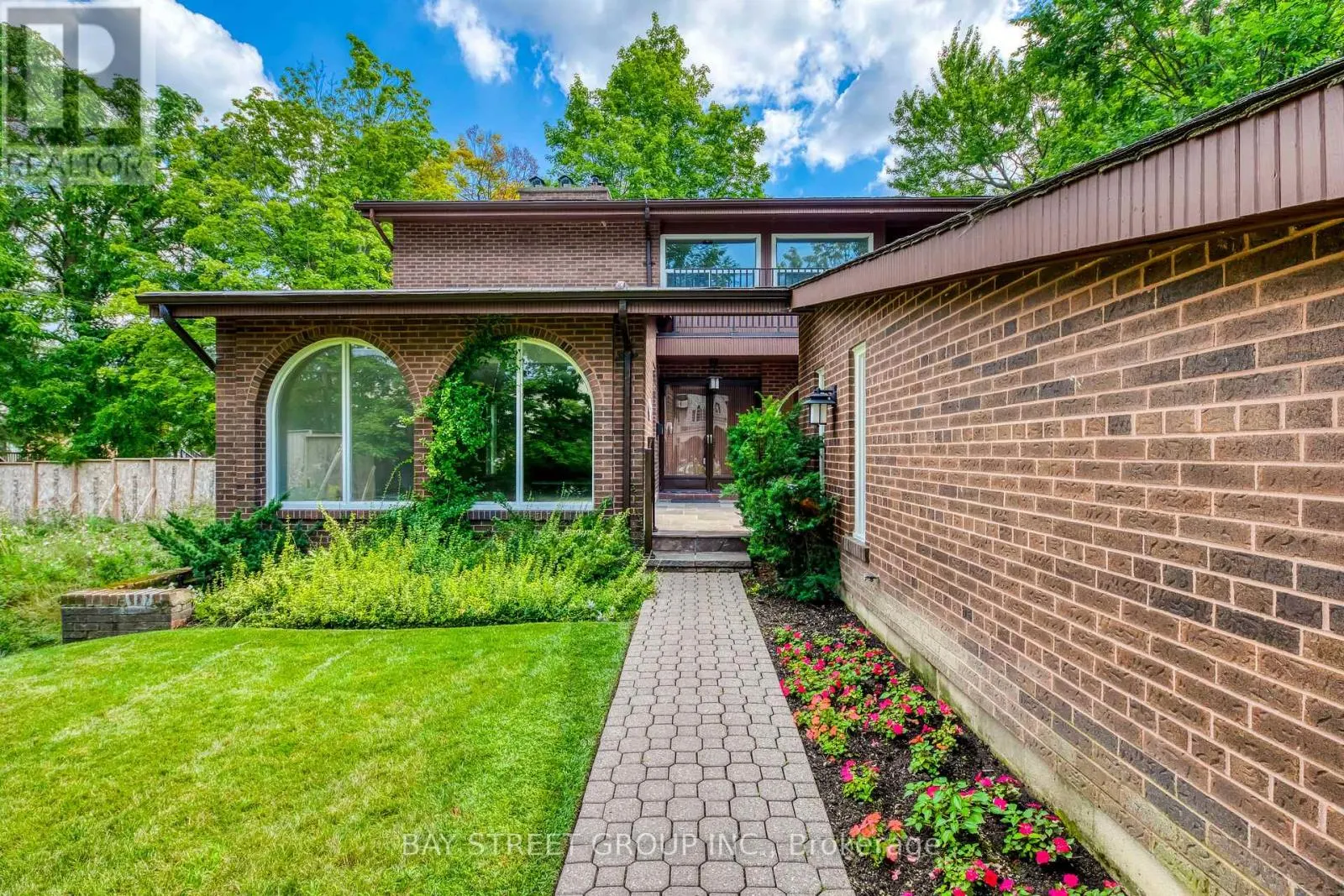 7 MYLESVIEW PLACE