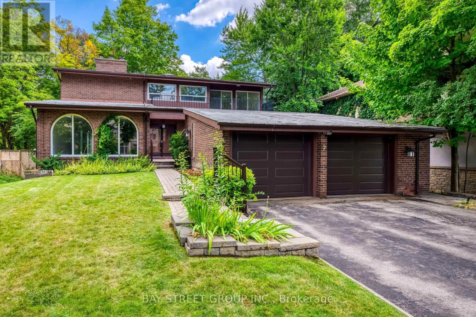 7 MYLESVIEW PLACE