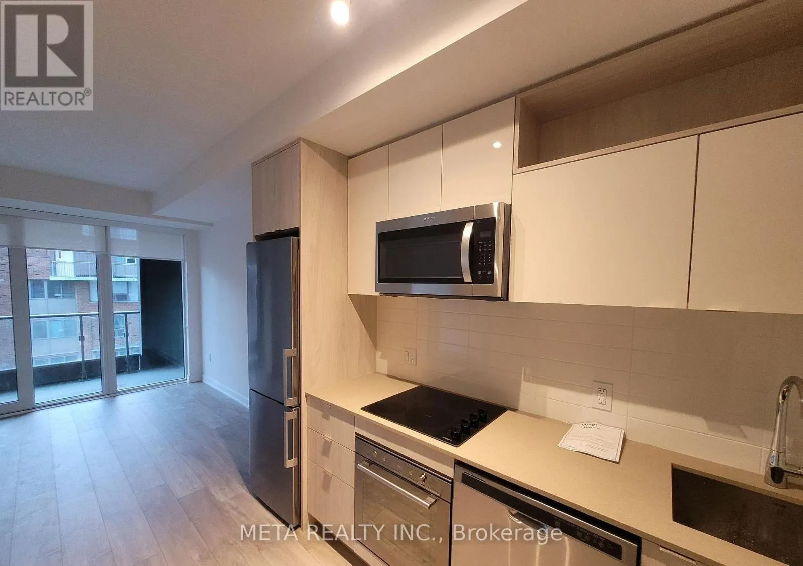 553 - 121 LOWER SHERBOURNE STREET