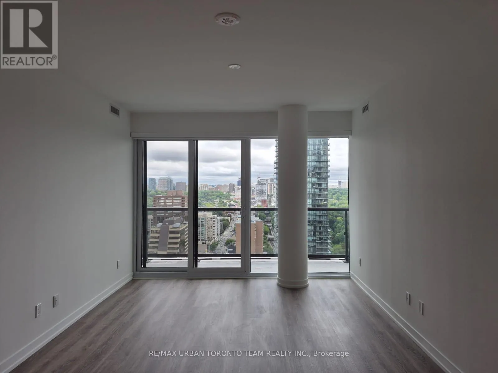2805 - 771 YONGE STREET
