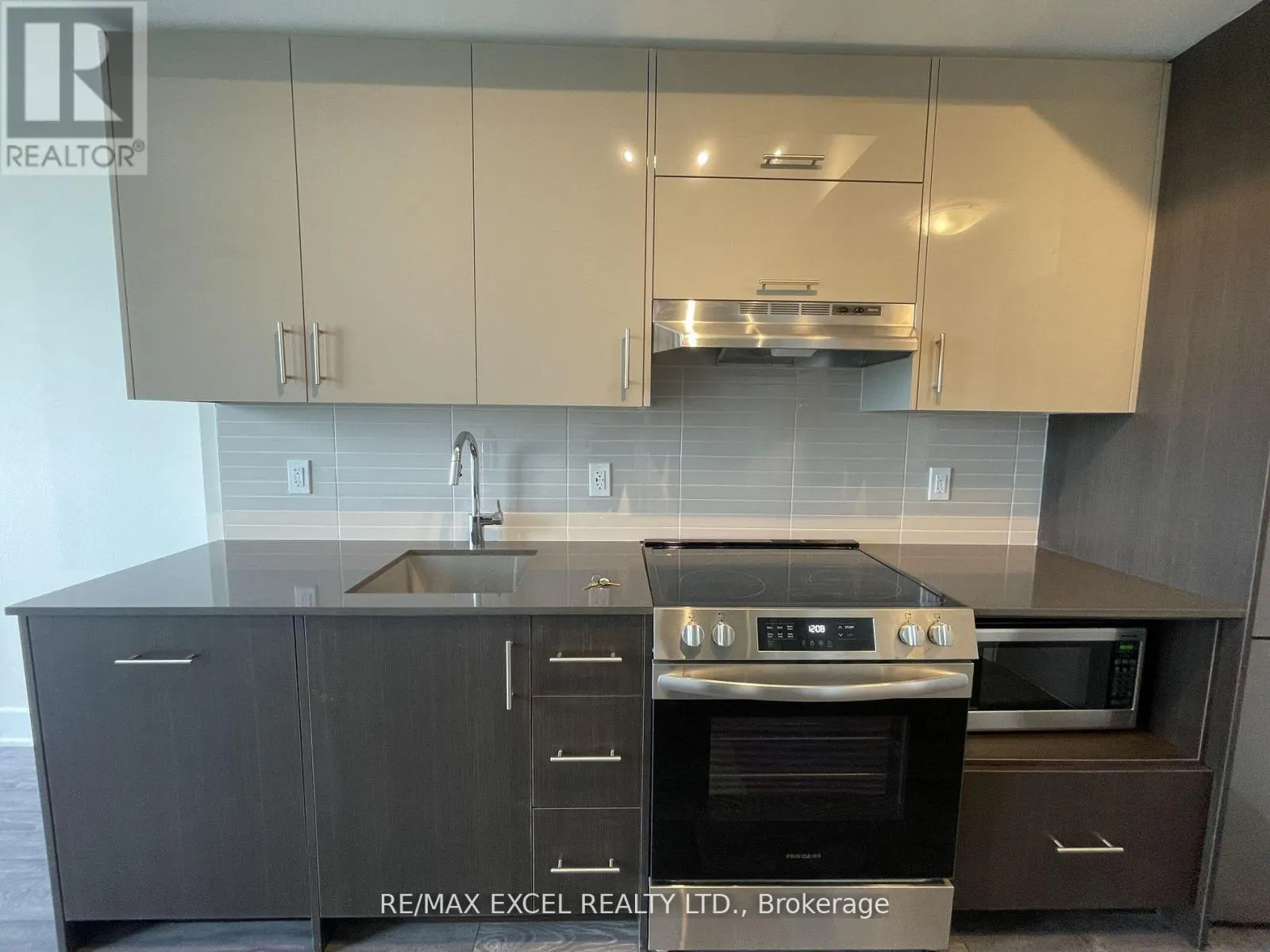 1808 - 188 FAIRVIEW MALL DRIVE