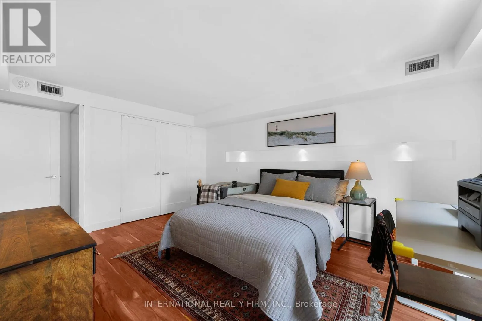 713 - 701 KING STREET W