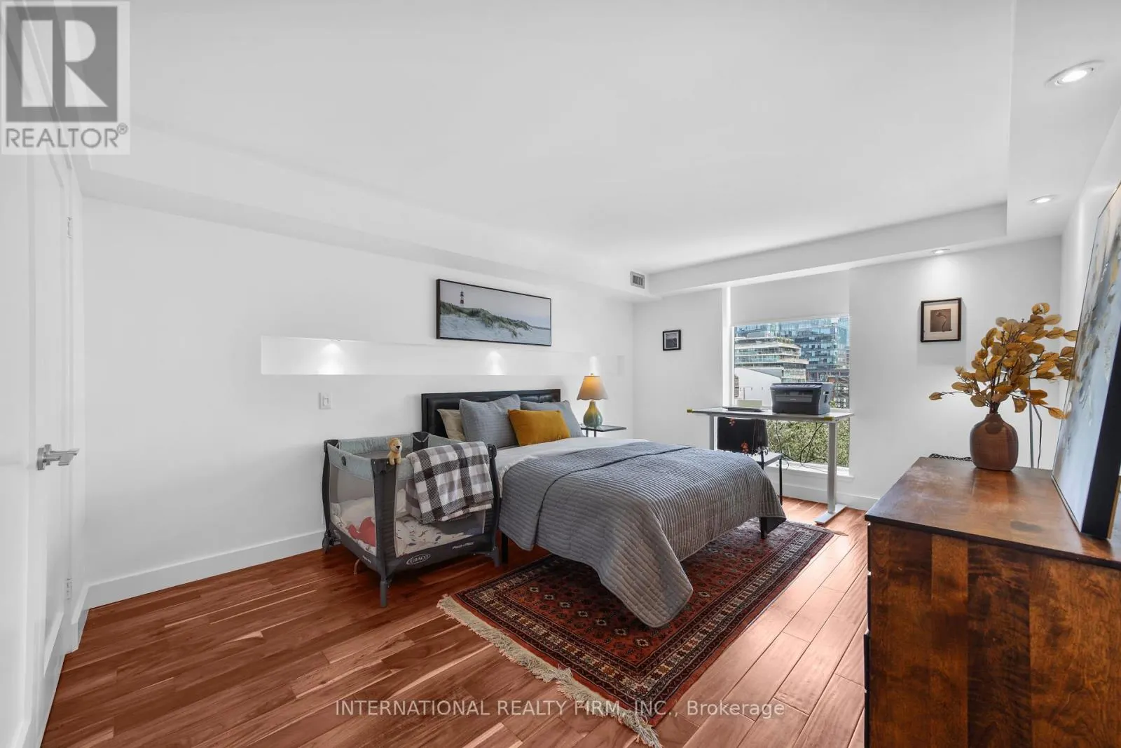 713 - 701 KING STREET W