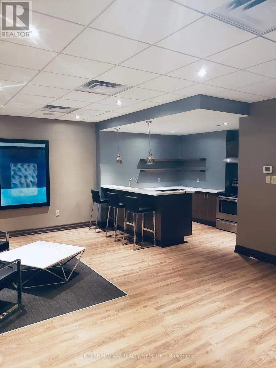 713 - 701 KING STREET W
