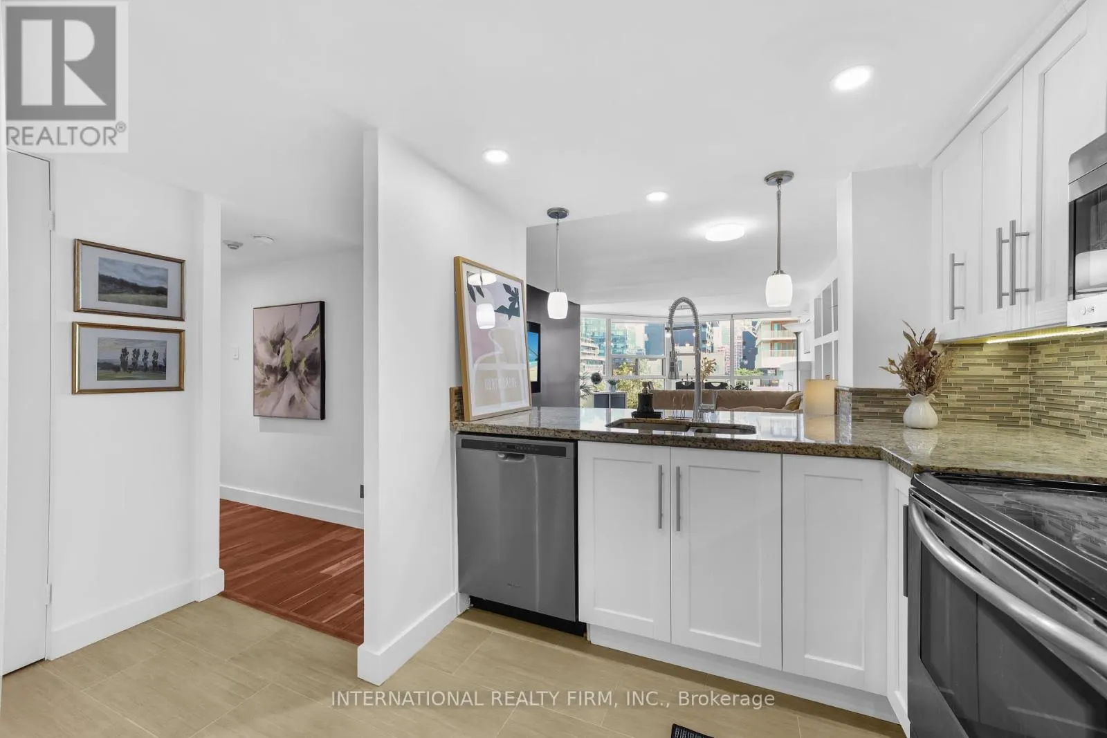 713 - 701 KING STREET W