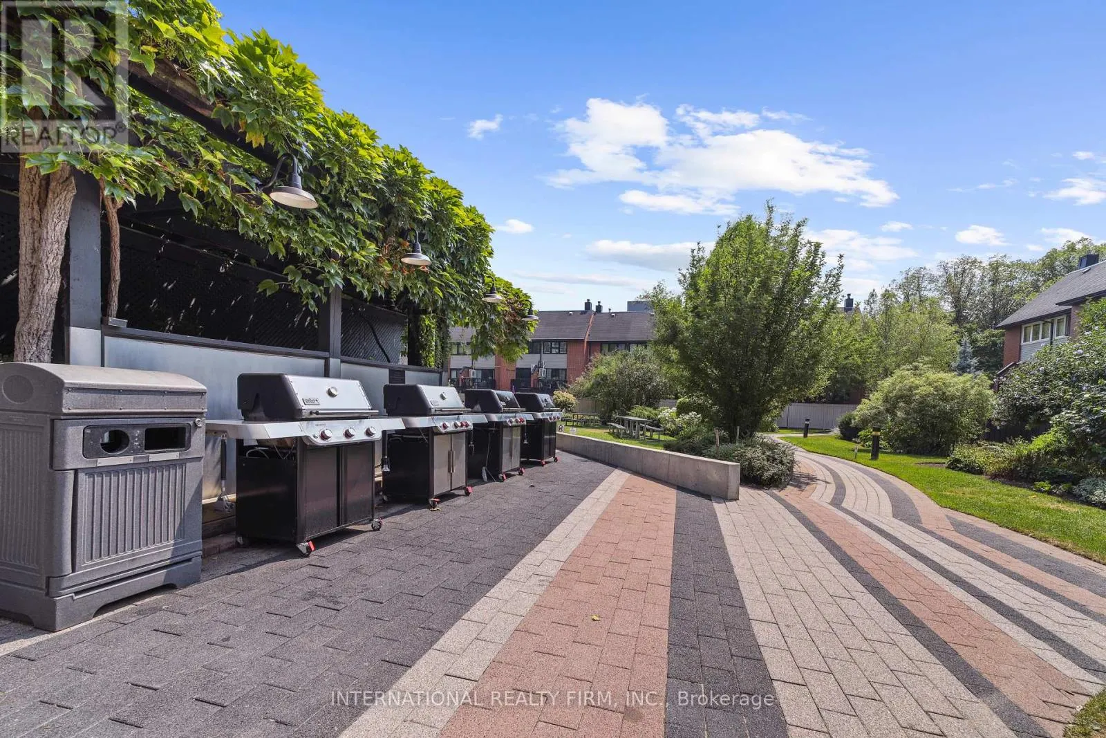 713 - 701 KING STREET W