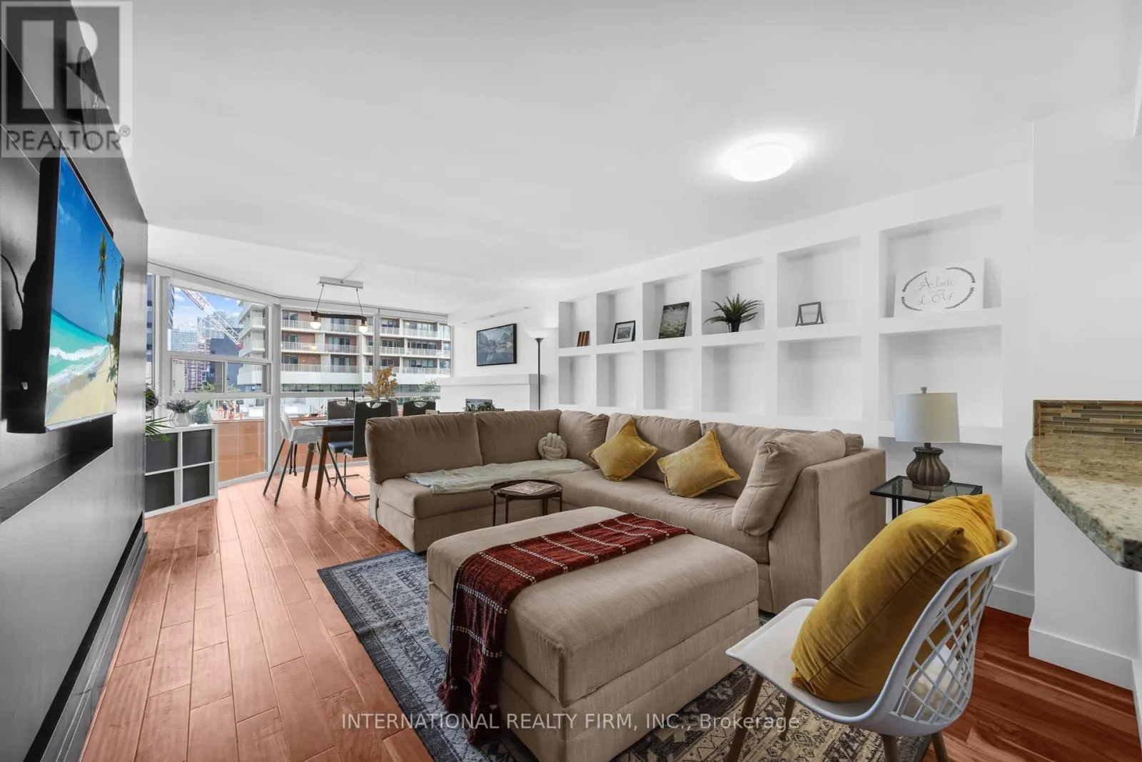 713 - 701 KING STREET W