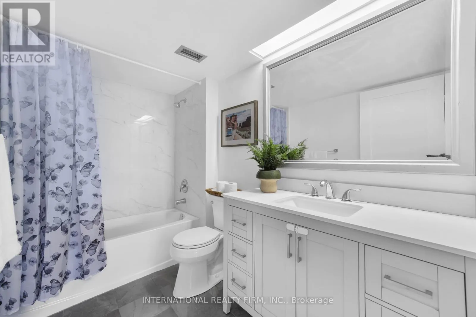 713 - 701 KING STREET W