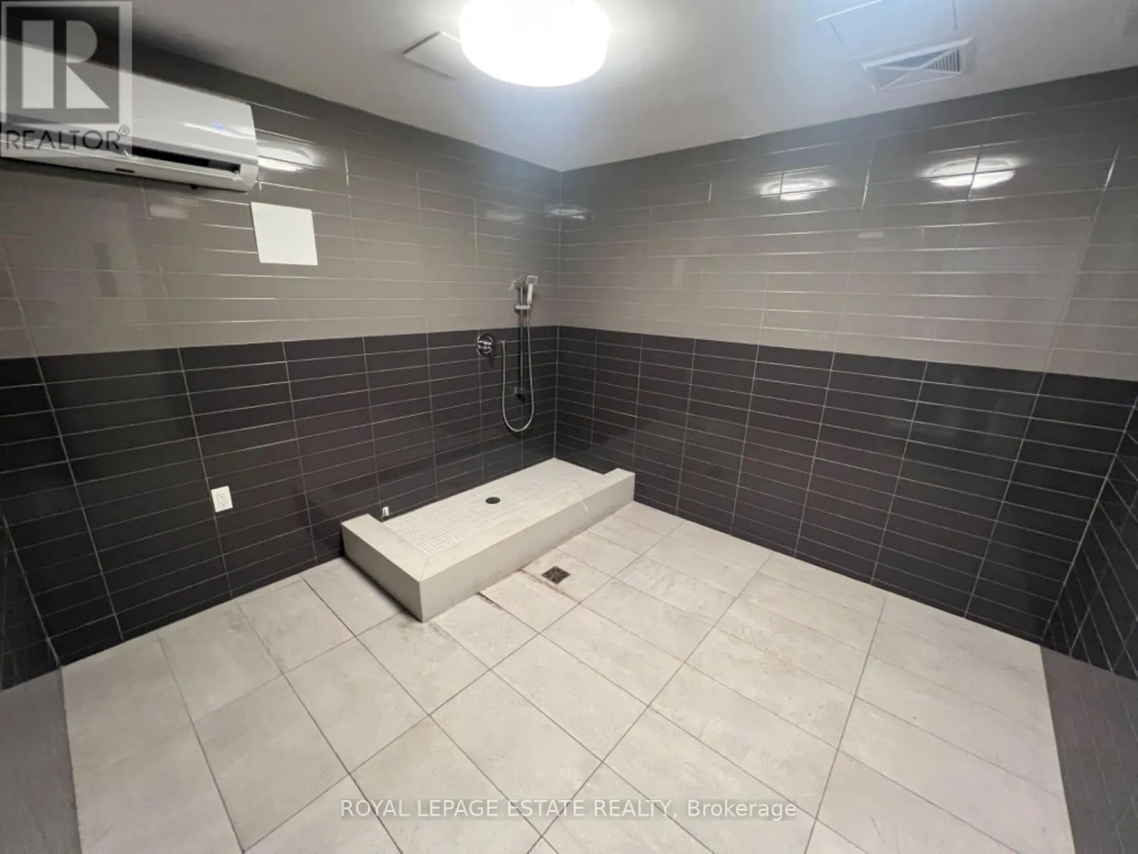 TH9 - 175 PEARS AVENUE