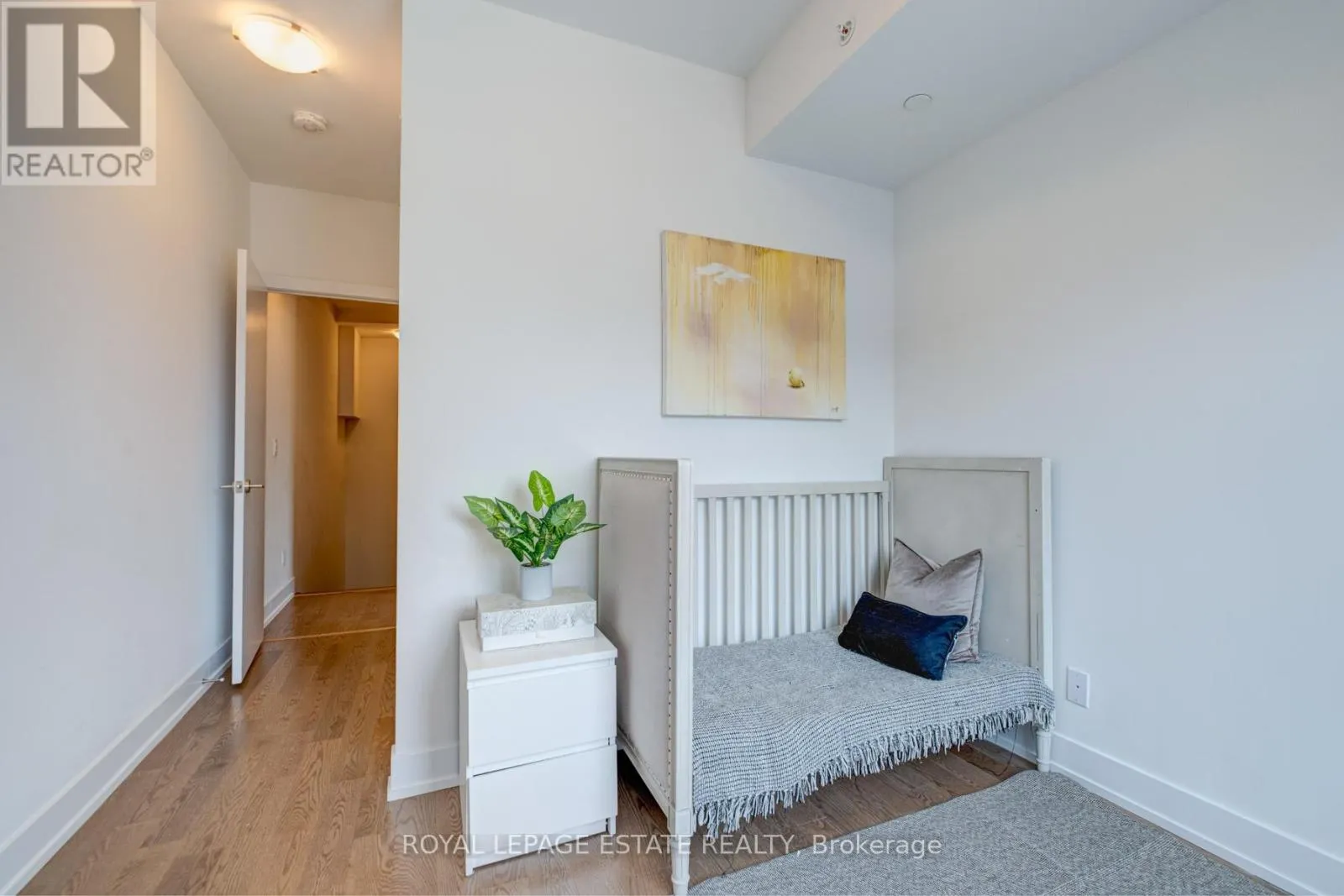 TH9 - 175 PEARS AVENUE