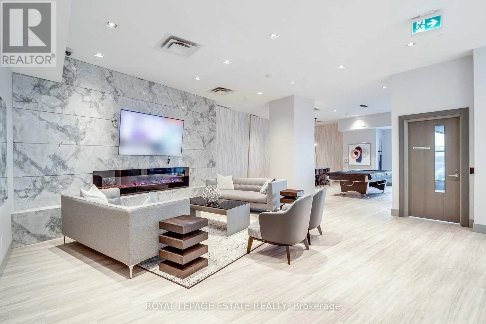TH9 - 175 PEARS AVENUE