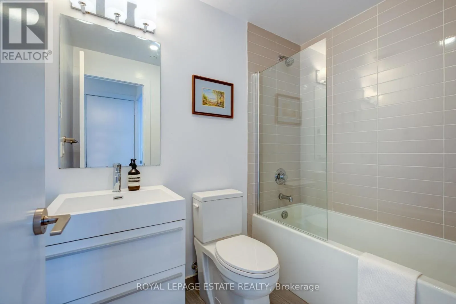 TH9 - 175 PEARS AVENUE