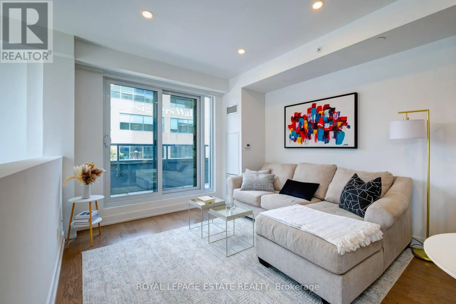 TH9 - 175 PEARS AVENUE