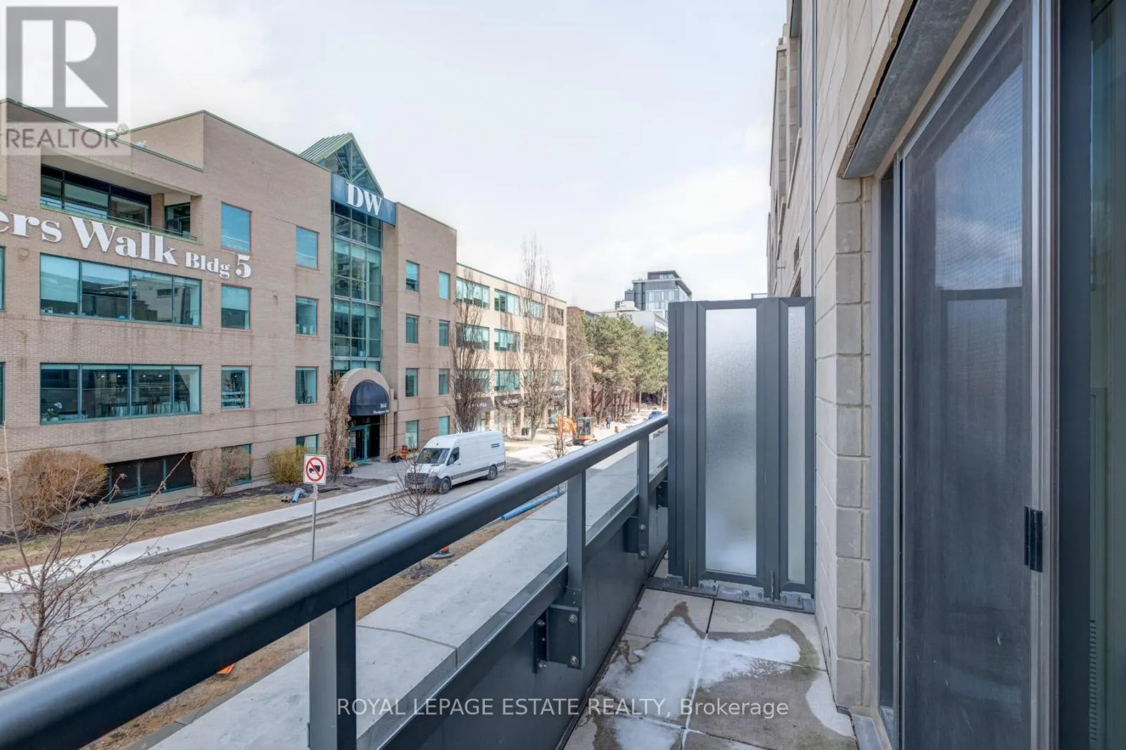 TH9 - 175 PEARS AVENUE