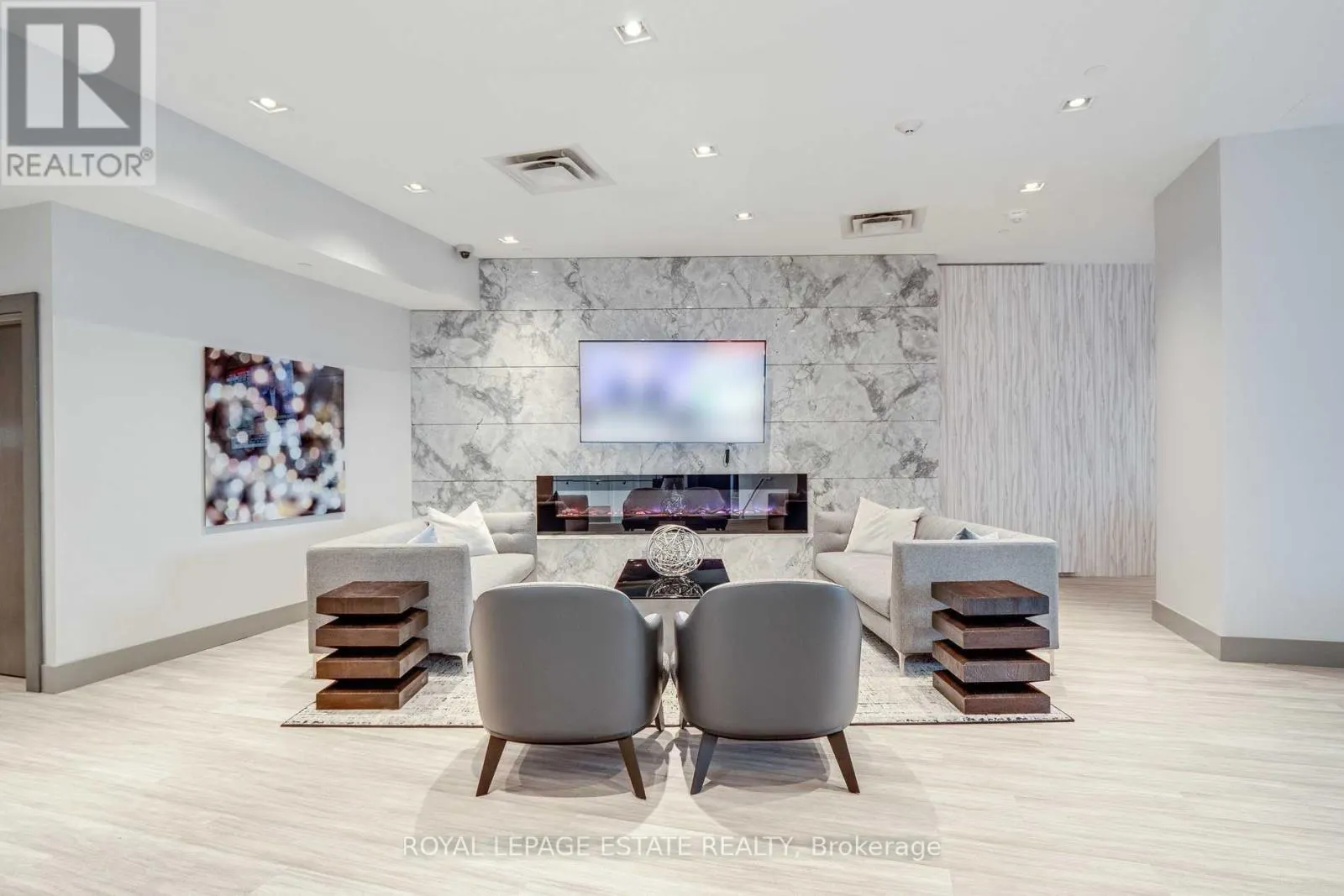 TH9 - 175 PEARS AVENUE