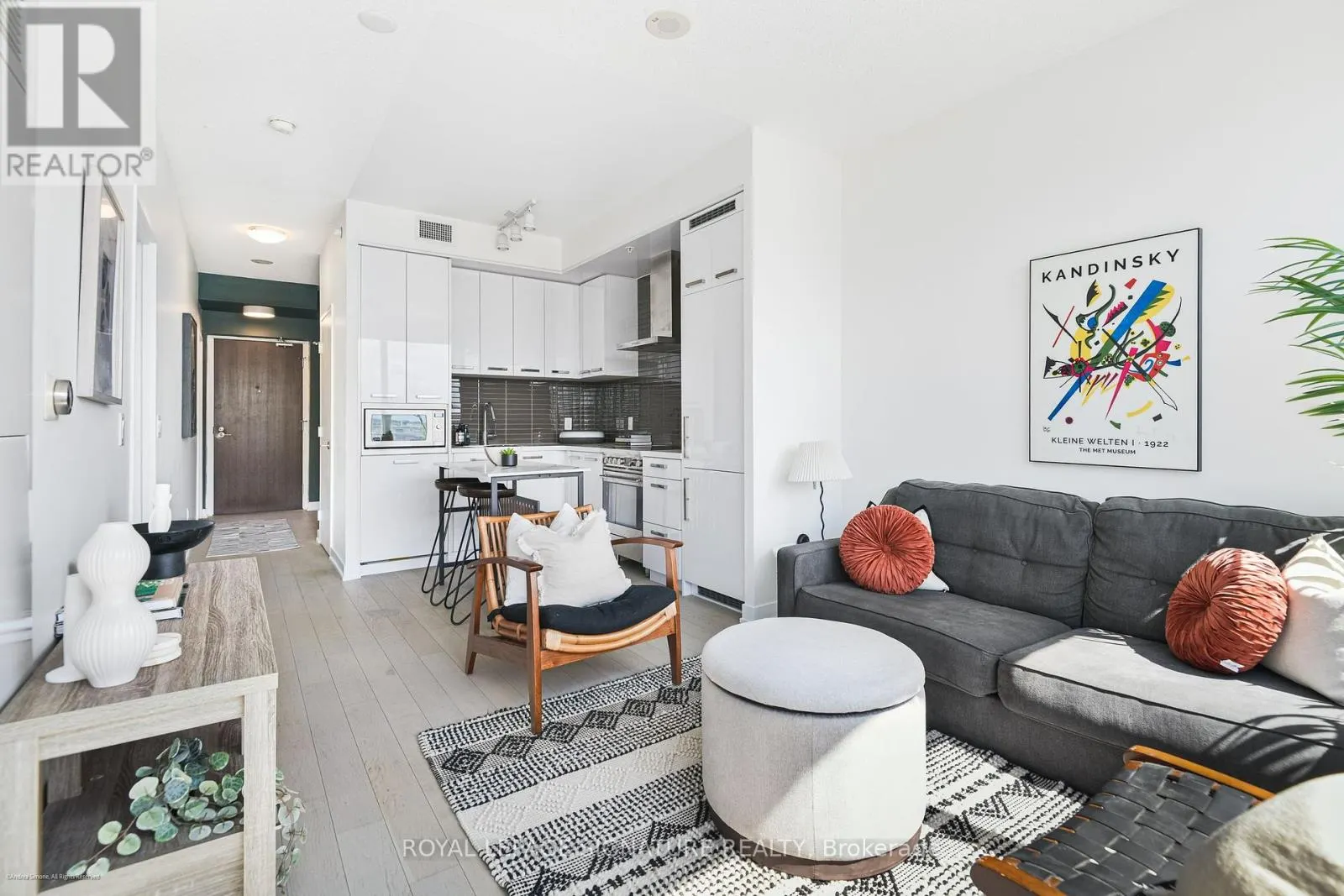 S504 - 120 BAYVIEW AVENUE