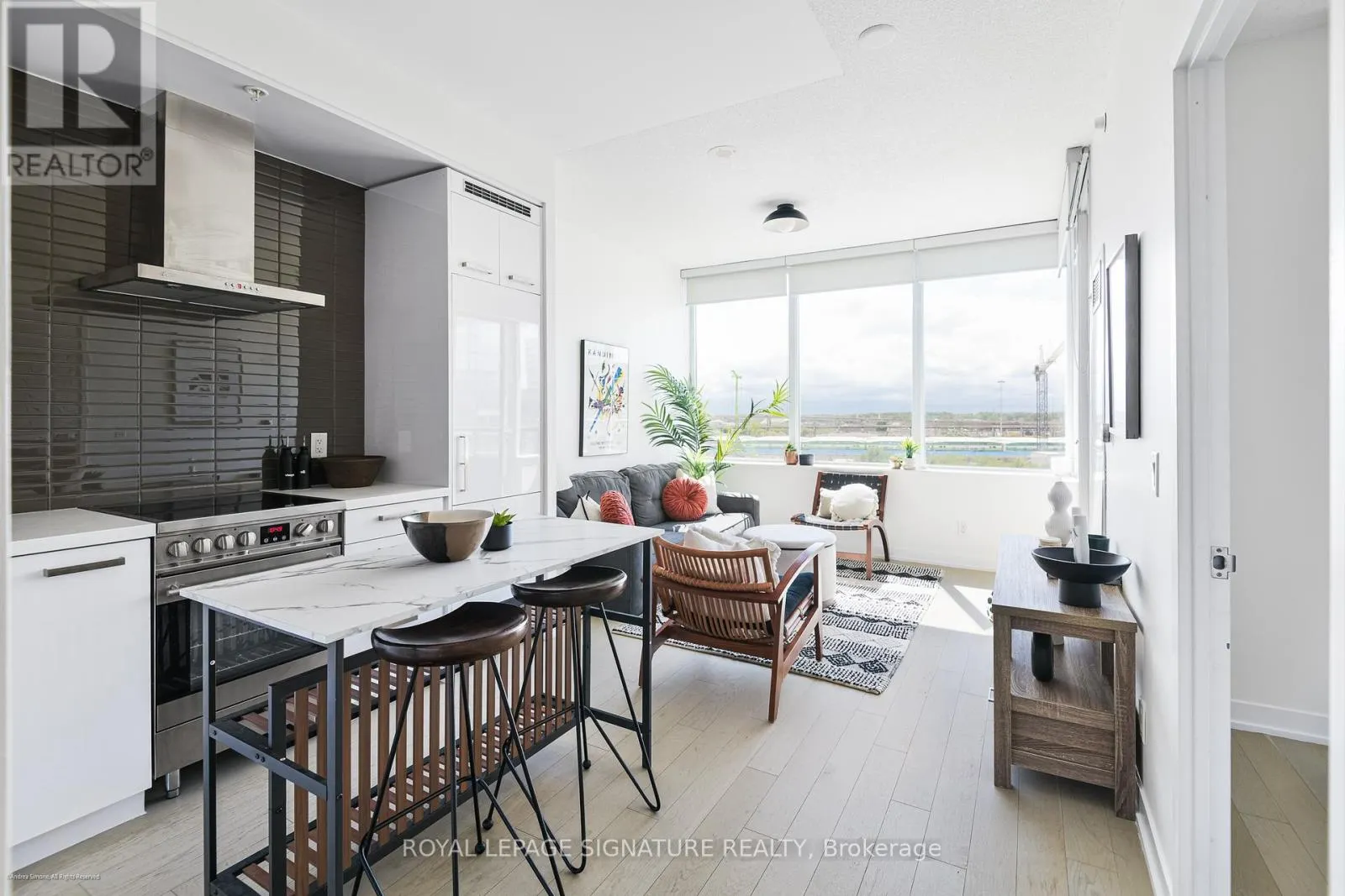 S504 - 120 BAYVIEW AVENUE