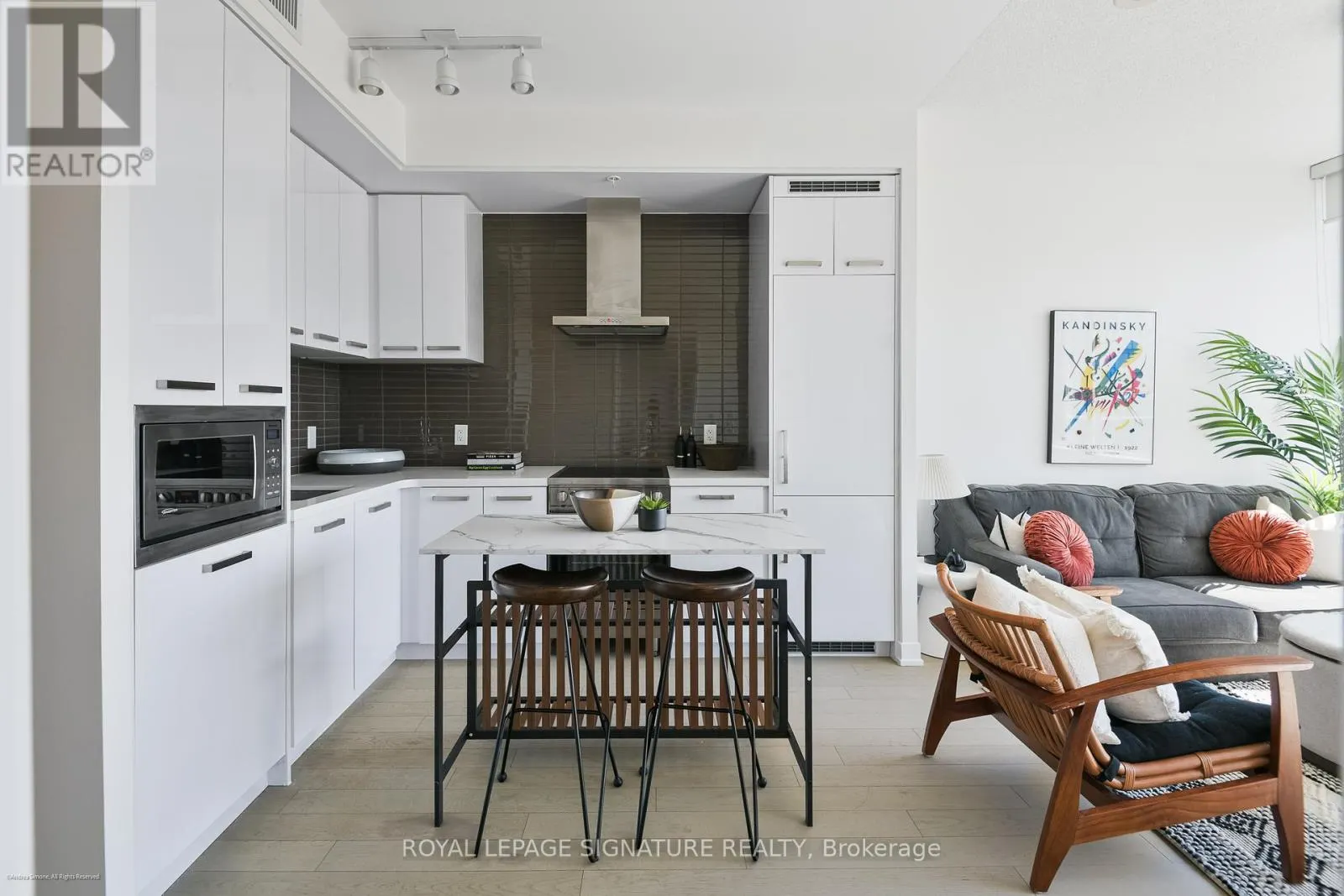 S504 - 120 BAYVIEW AVENUE