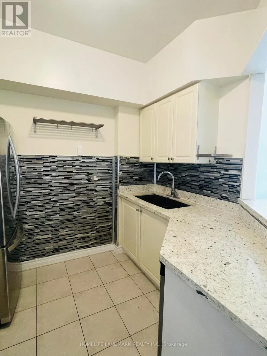 PH 10 - 88 GRANDVIEW WAY
