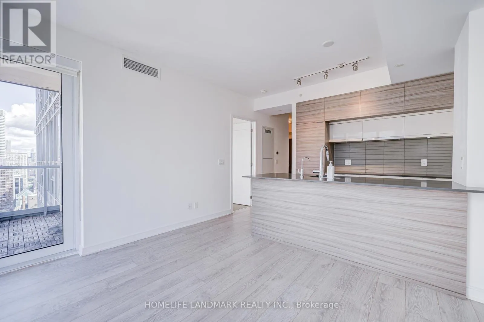 3601 - 88 SCOTT STREET