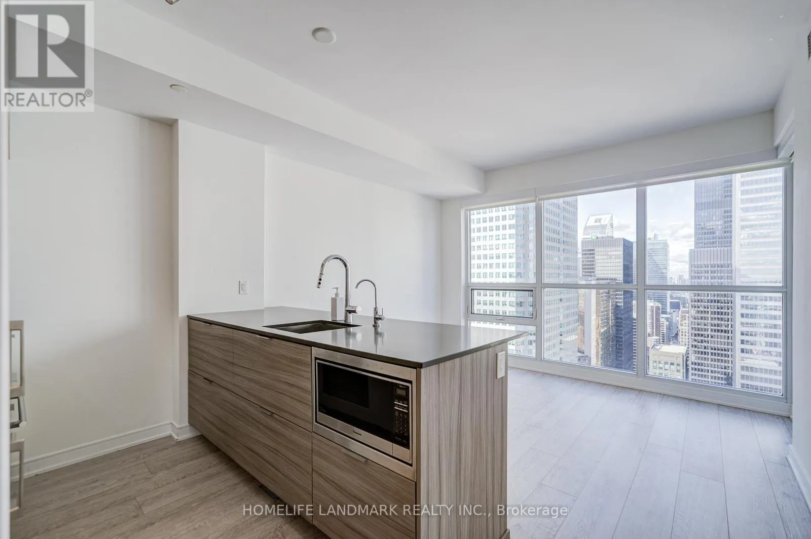 3601 - 88 SCOTT STREET
