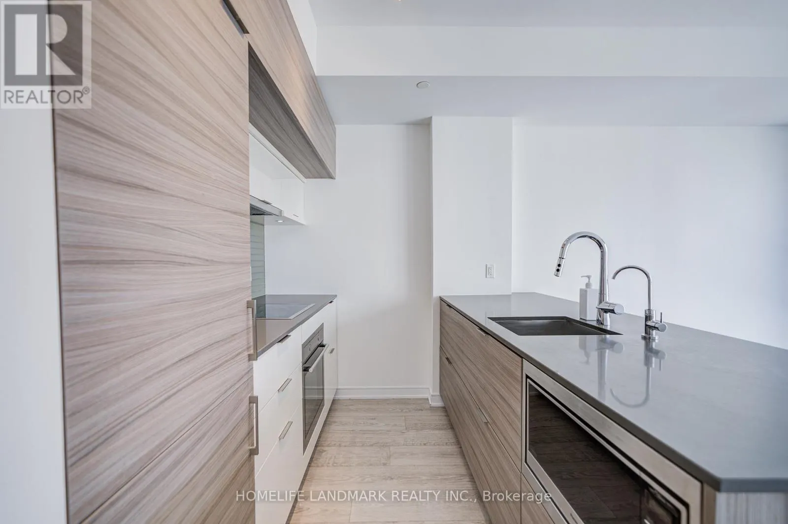 3601 - 88 SCOTT STREET