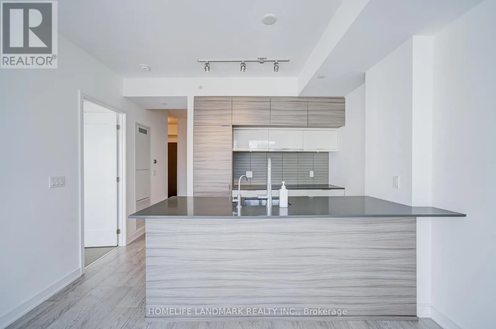 3601 - 88 SCOTT STREET
