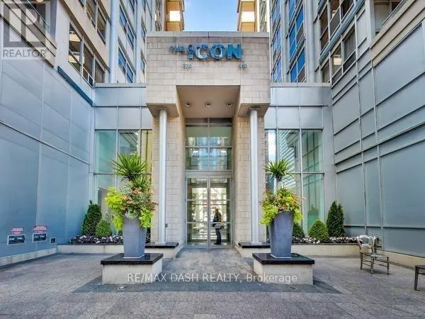 742 - 250 WELLINGTON STREET W
