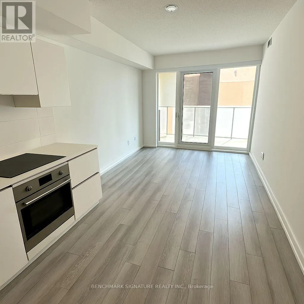 1531 - 230 SIMCOE STREET