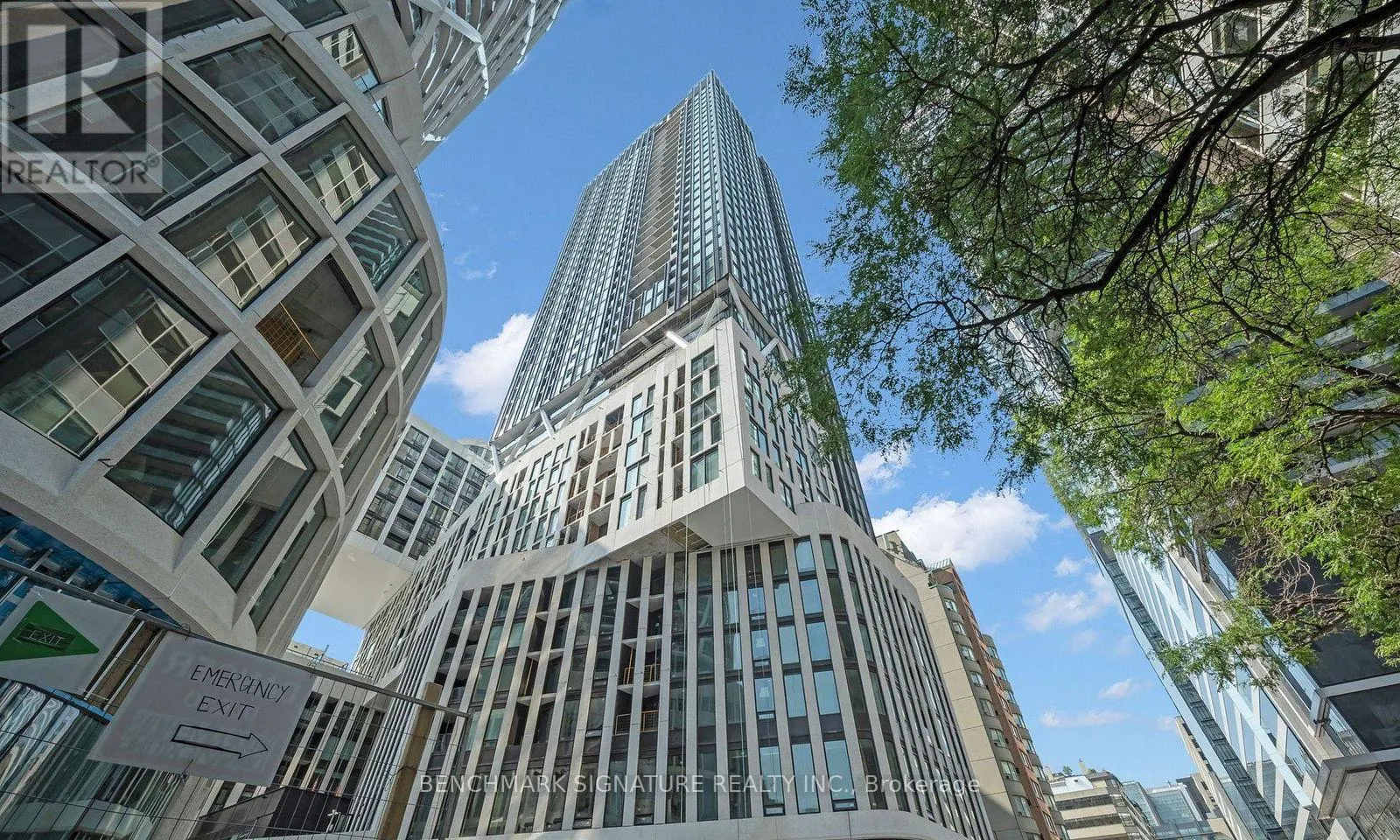 1531 - 230 SIMCOE STREET