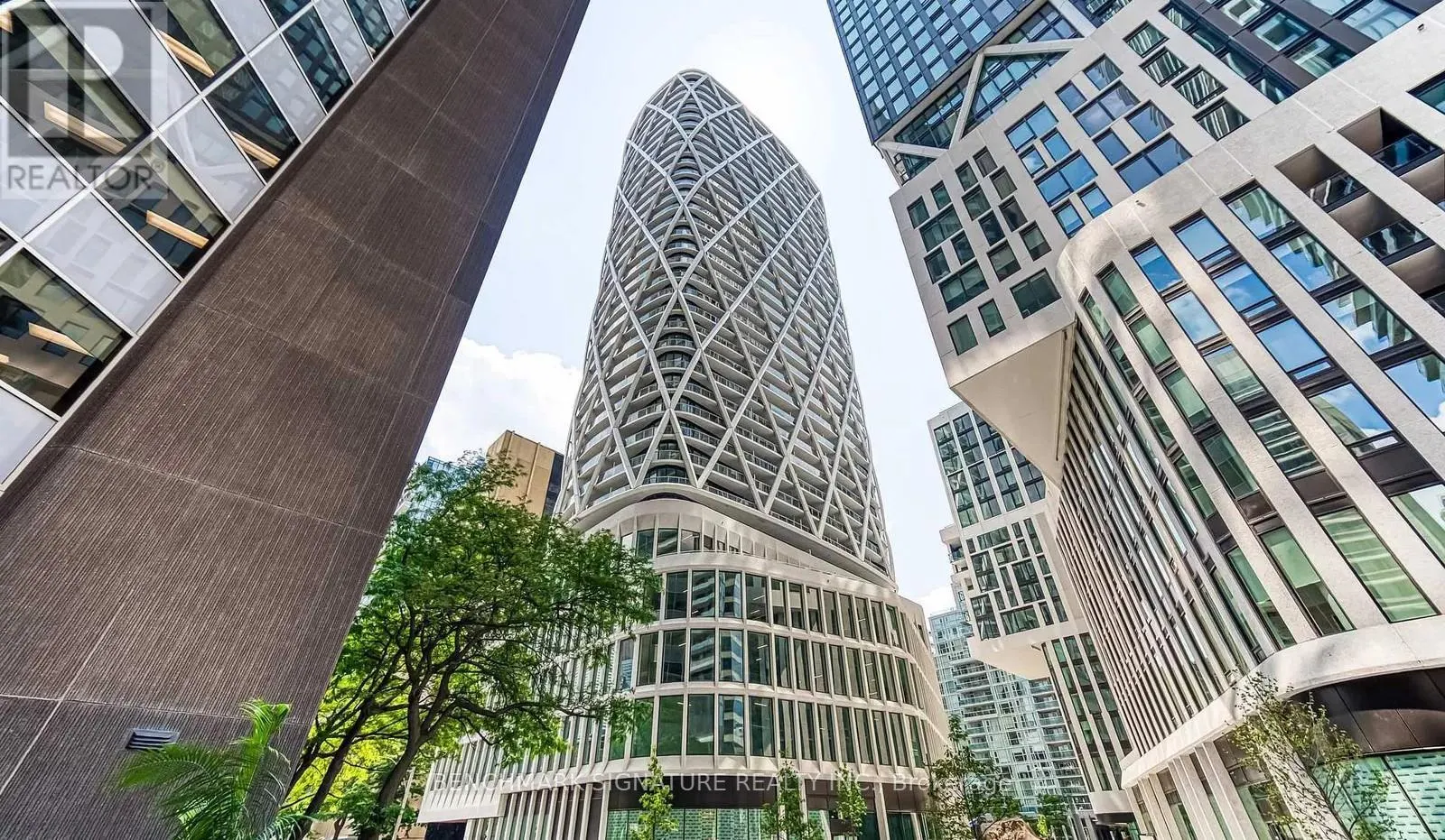 1531 - 230 SIMCOE STREET