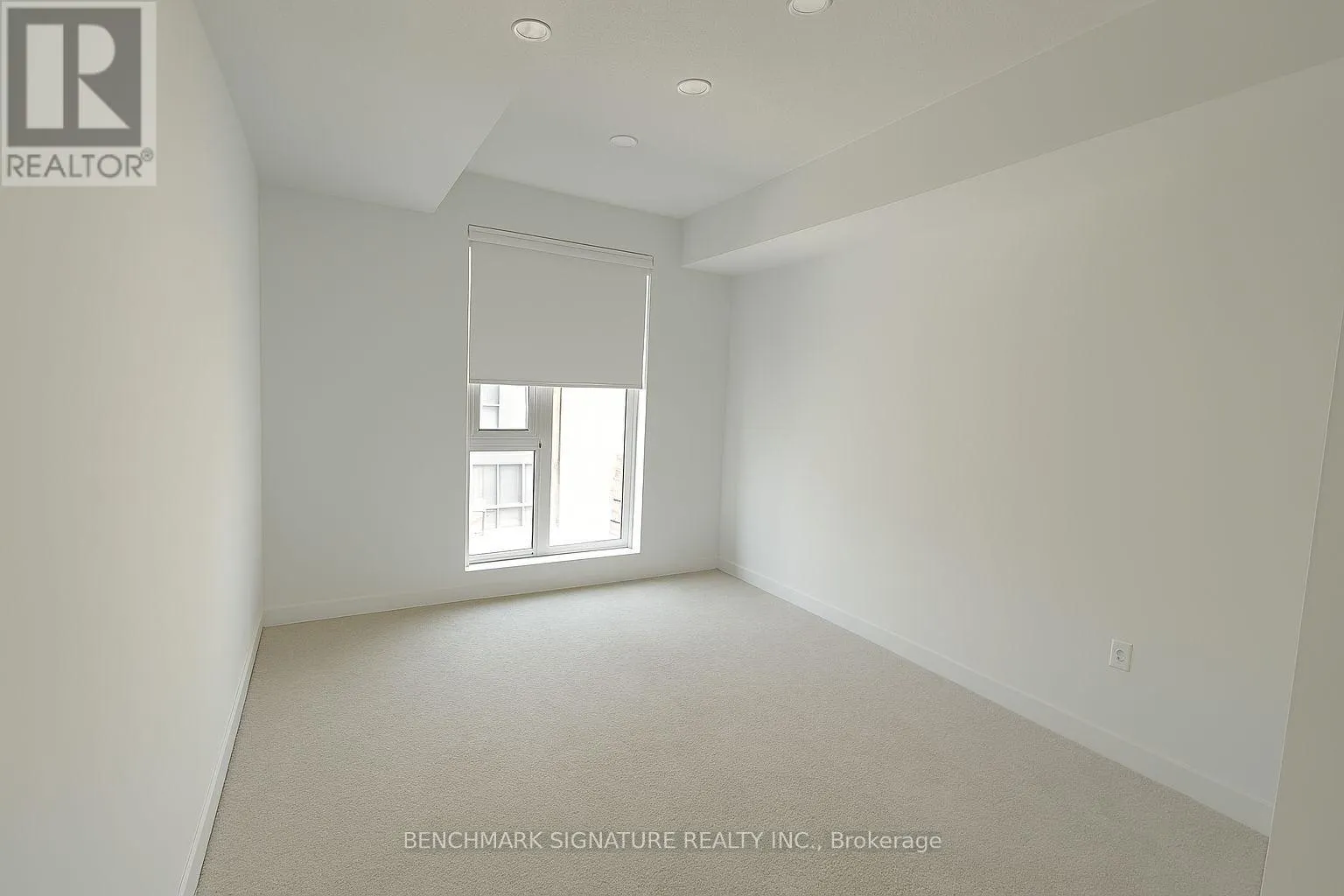 1531 - 230 SIMCOE STREET