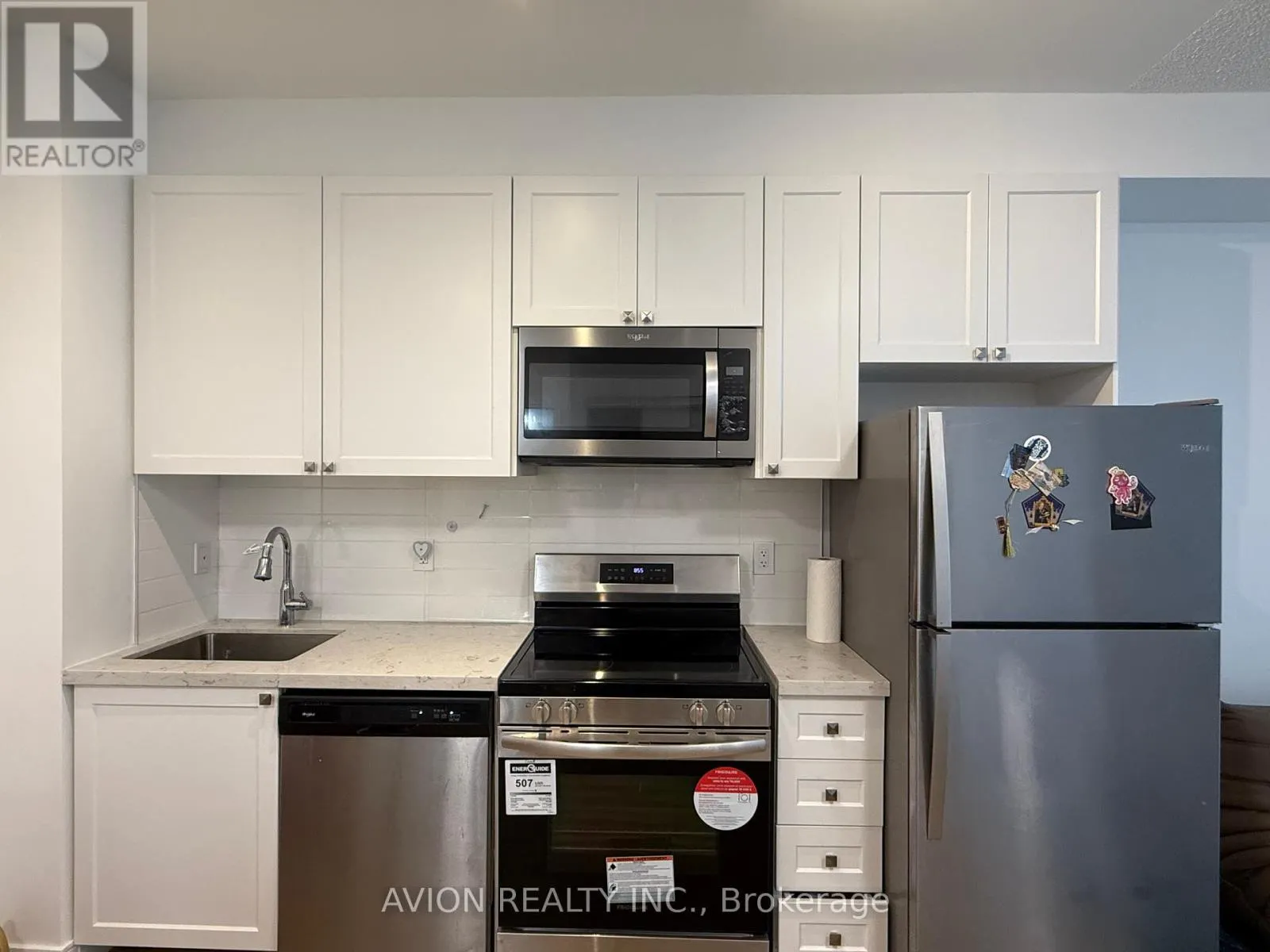535 - 621 SHEPPARD AVENUE E
