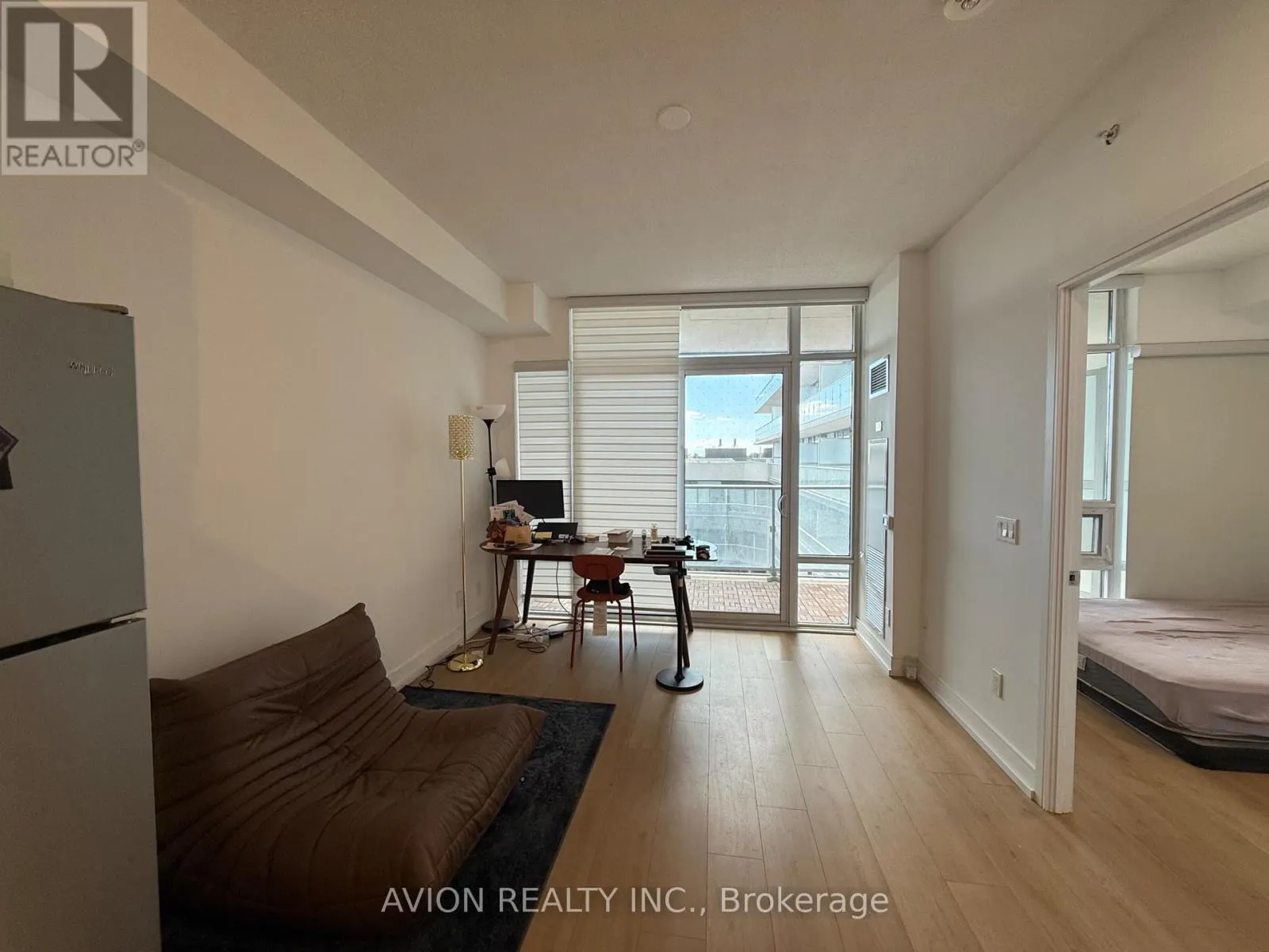 535 - 621 SHEPPARD AVENUE E