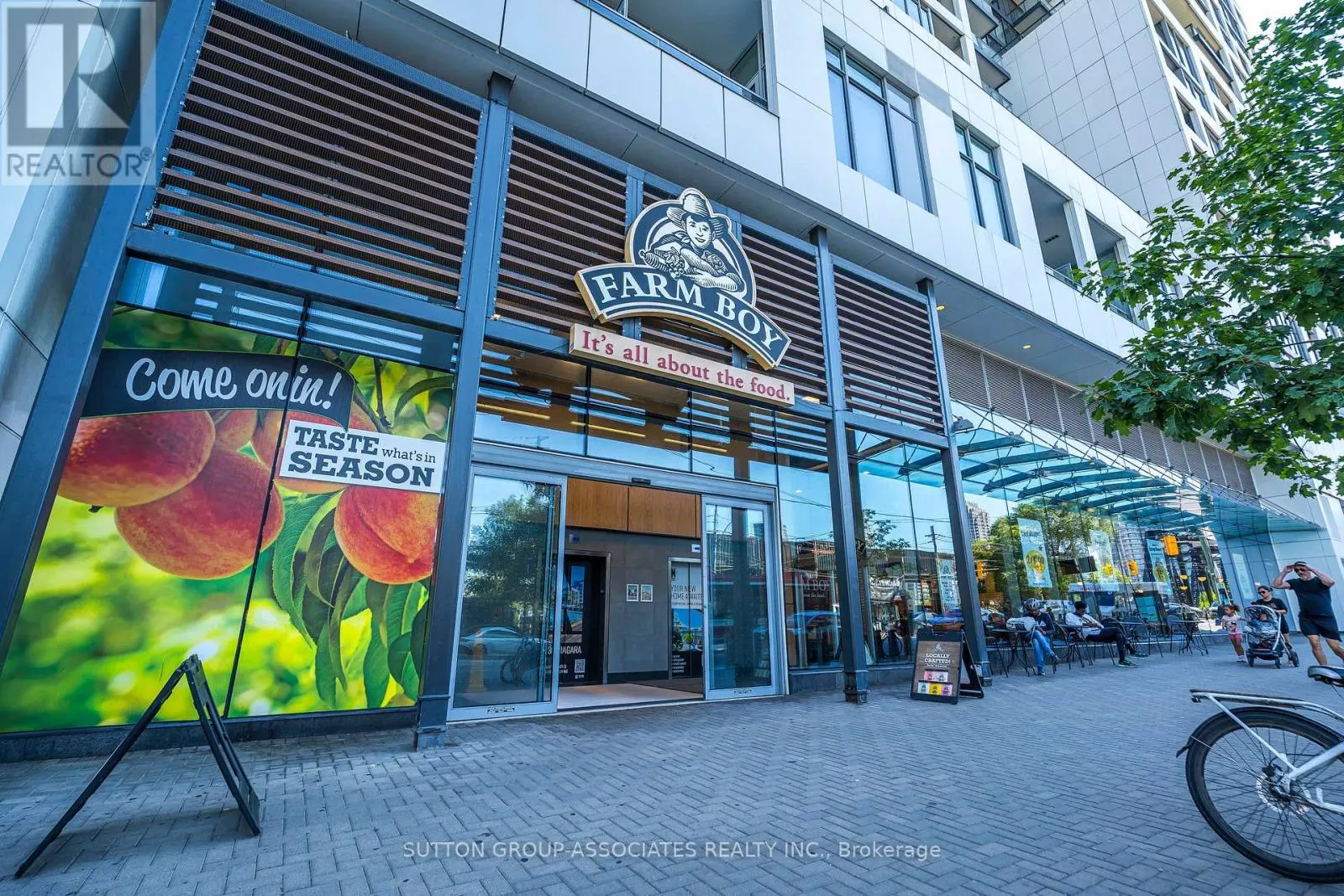 508W - 27 BATHURST STREET