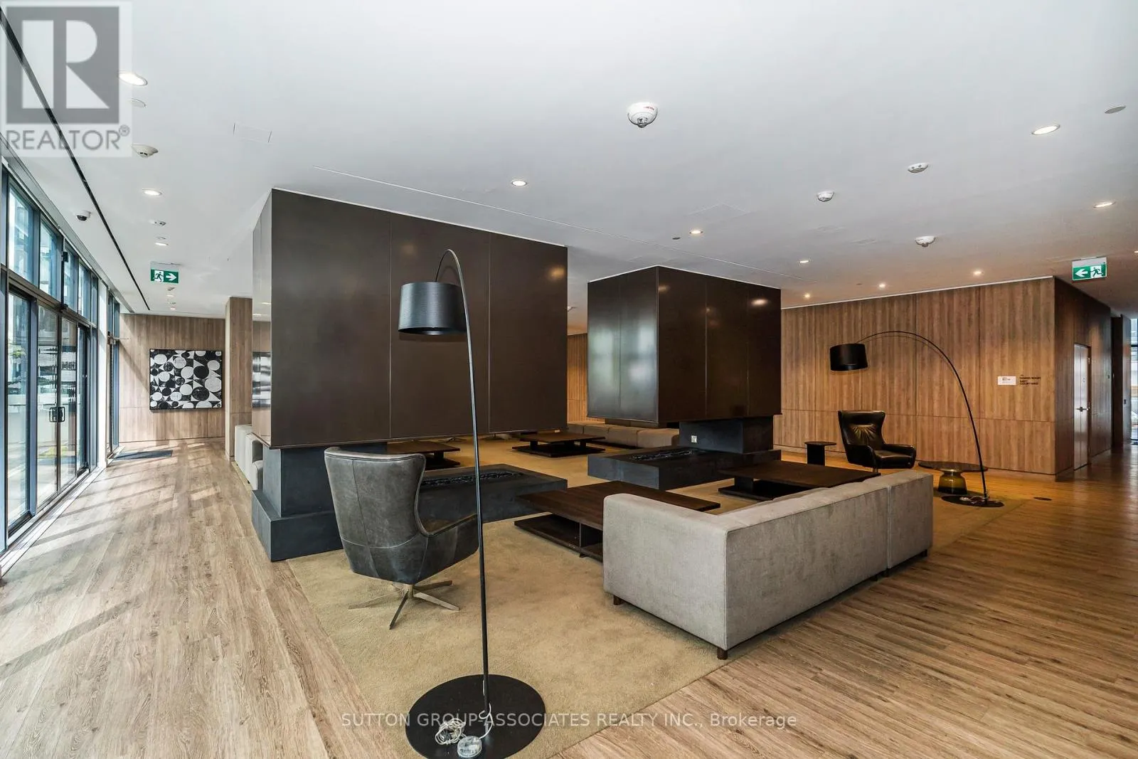 508W - 27 BATHURST STREET