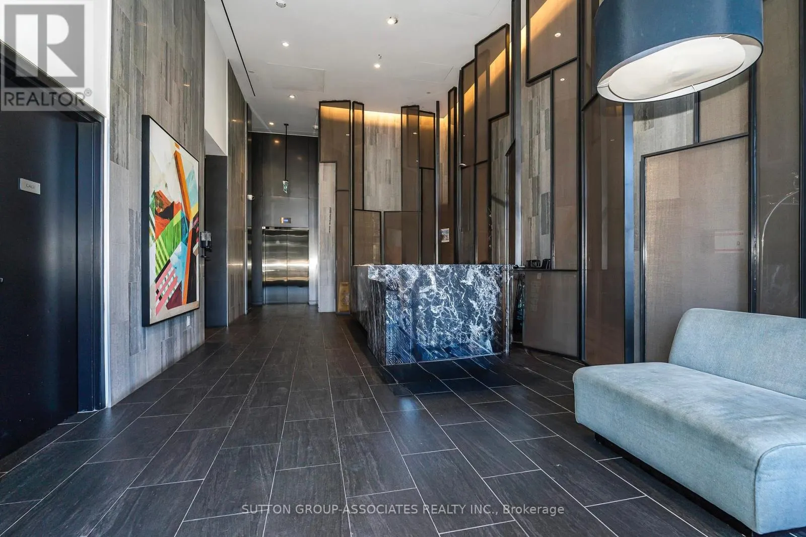 508W - 27 BATHURST STREET
