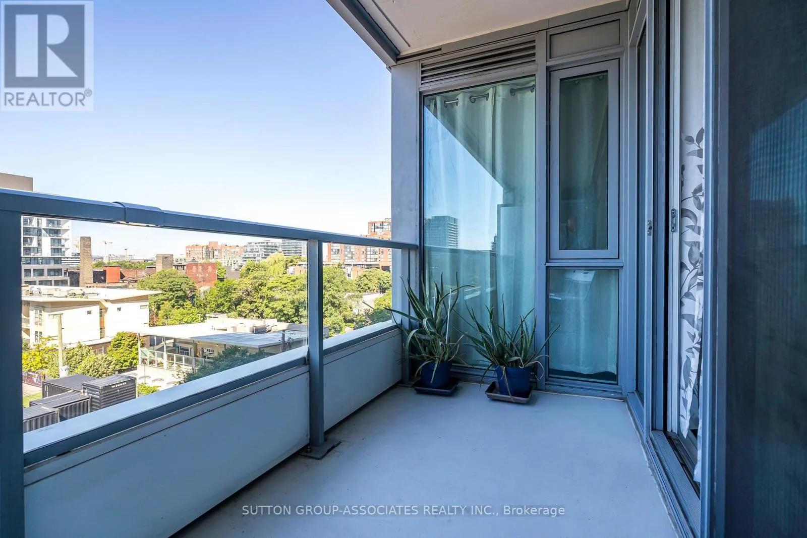 508W - 27 BATHURST STREET