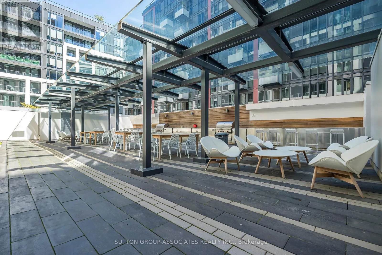 508W - 27 BATHURST STREET