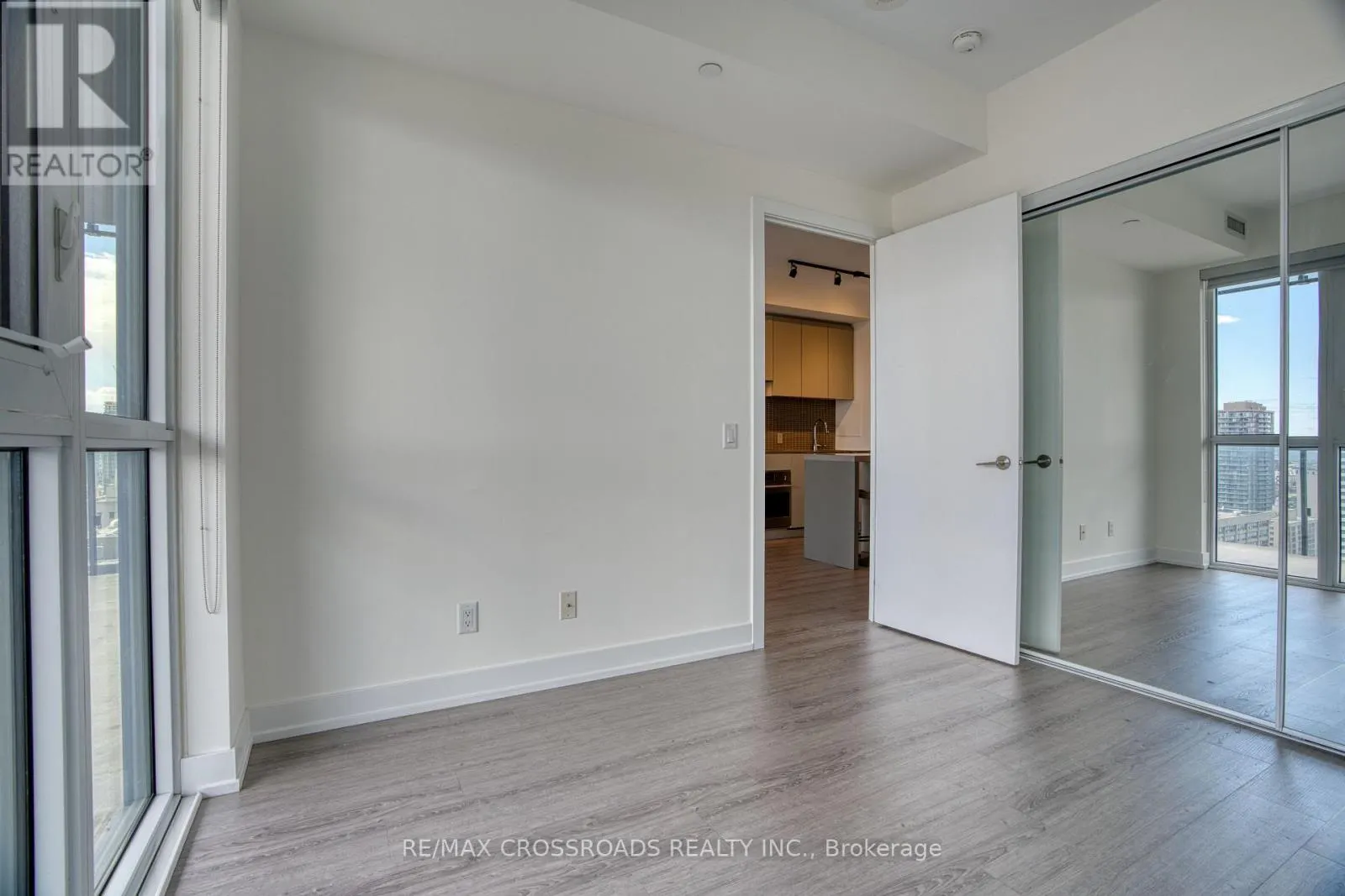 2906 - 7 GRENVILLE STREET