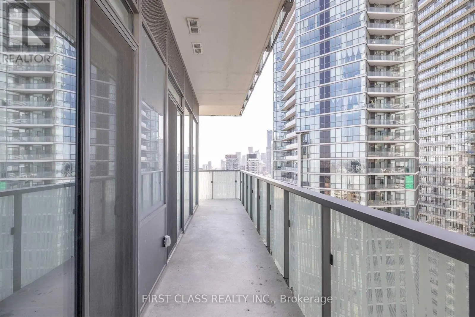 3005 - 50 CHARLES STREET E