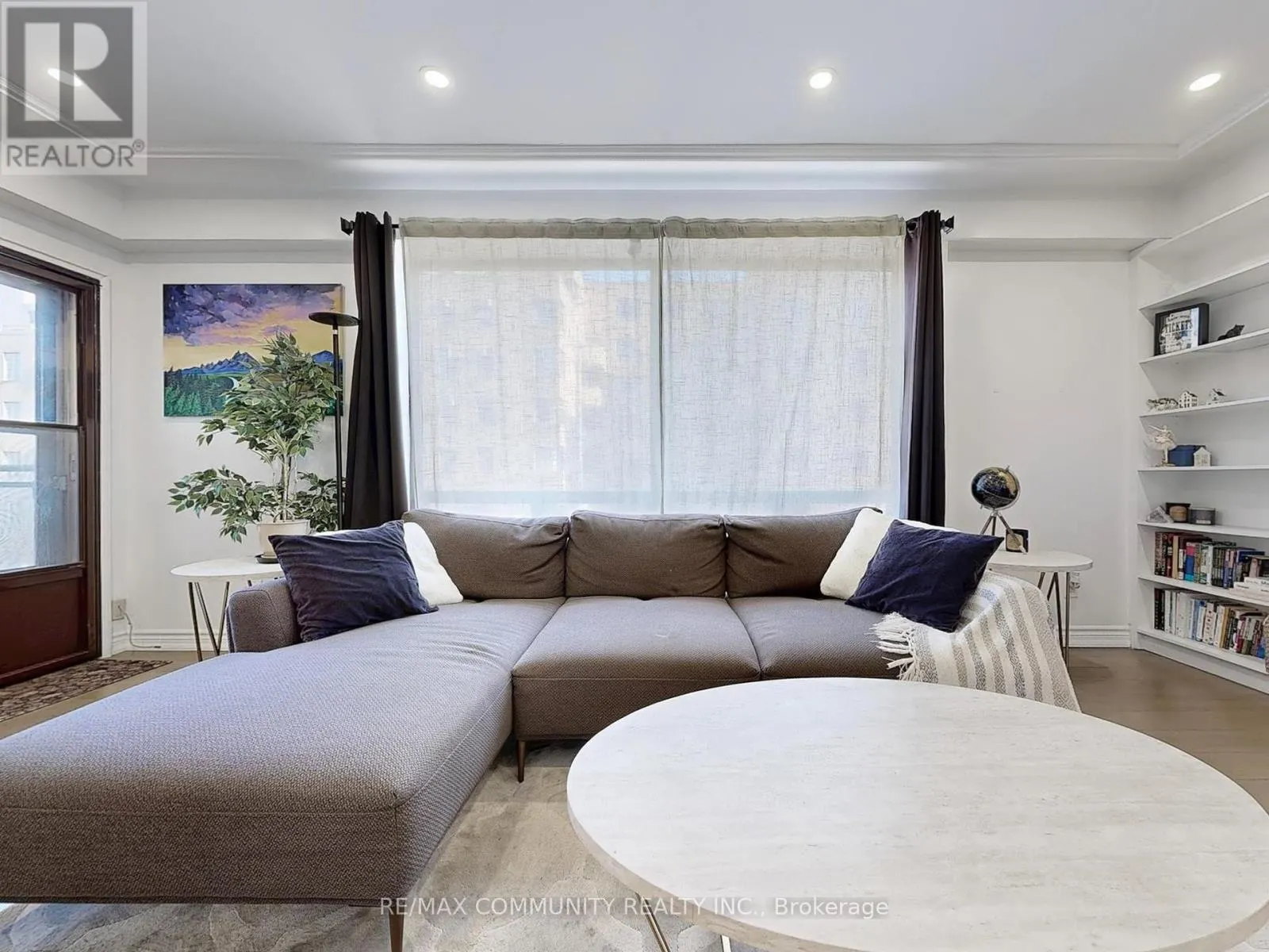 309 - 740 EGLINTON AVENUE W