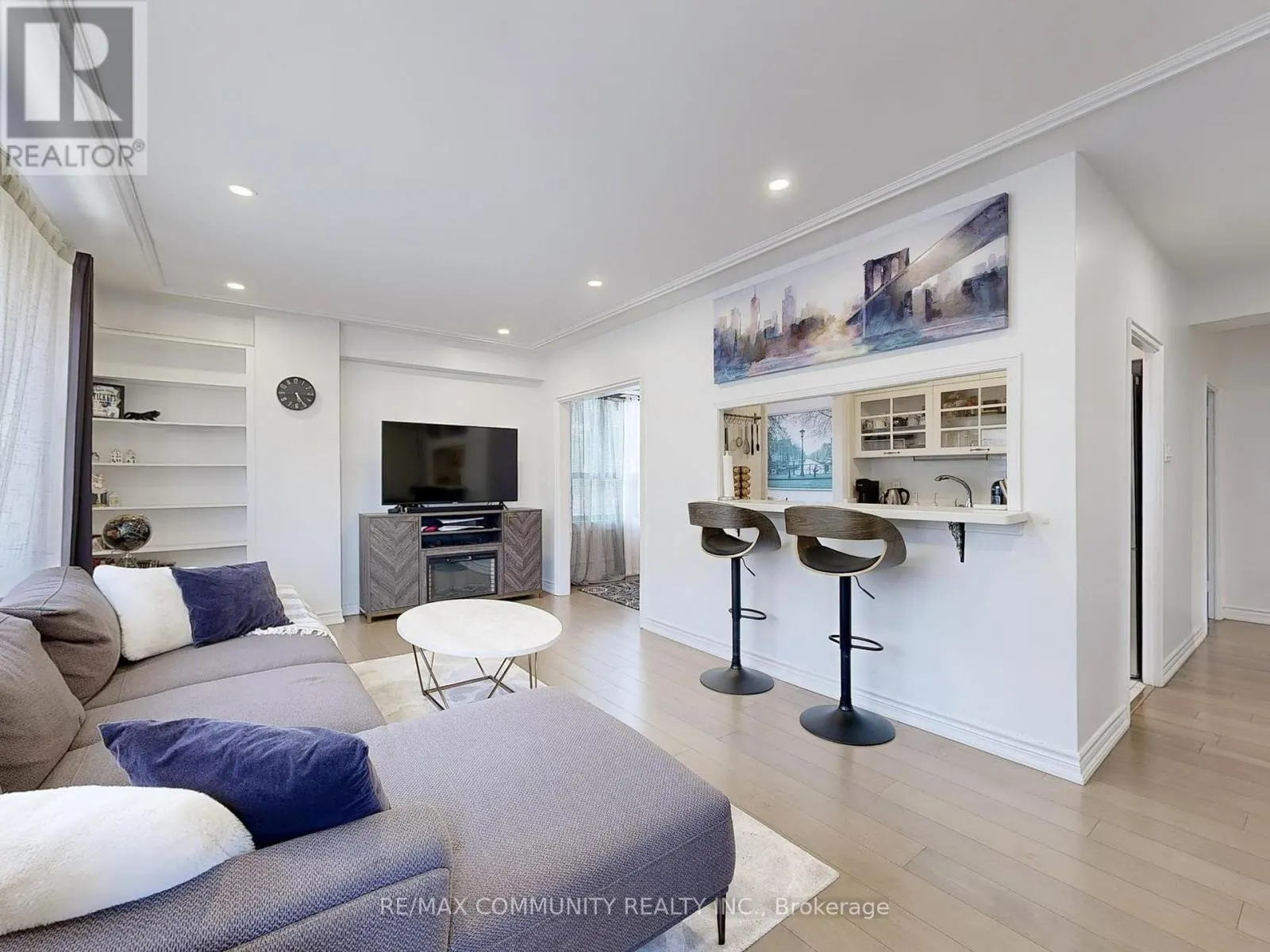 309 - 740 EGLINTON AVENUE W
