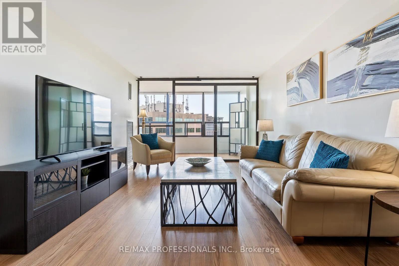 1104 - 33 ELMHURST AVENUE