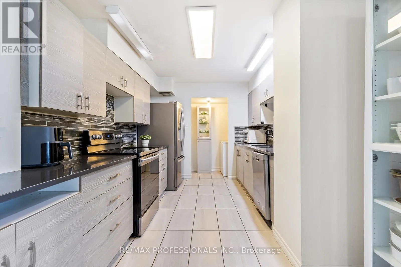 1104 - 33 ELMHURST AVENUE