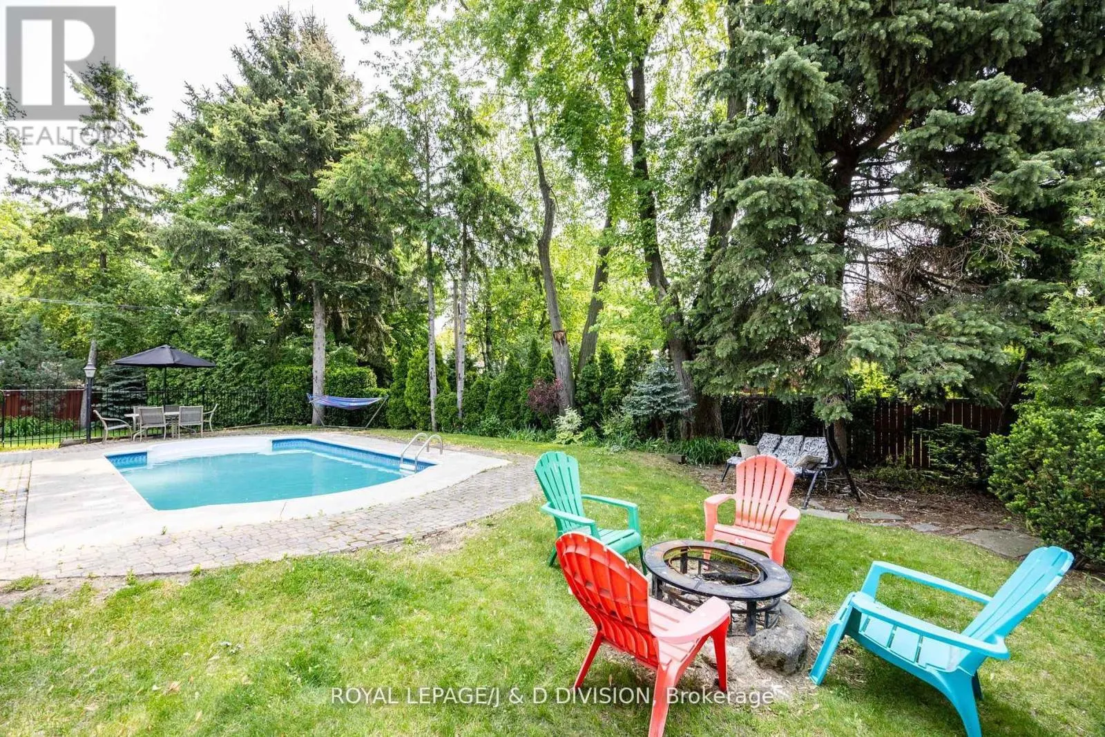 48 GREENGROVE CRESCENT