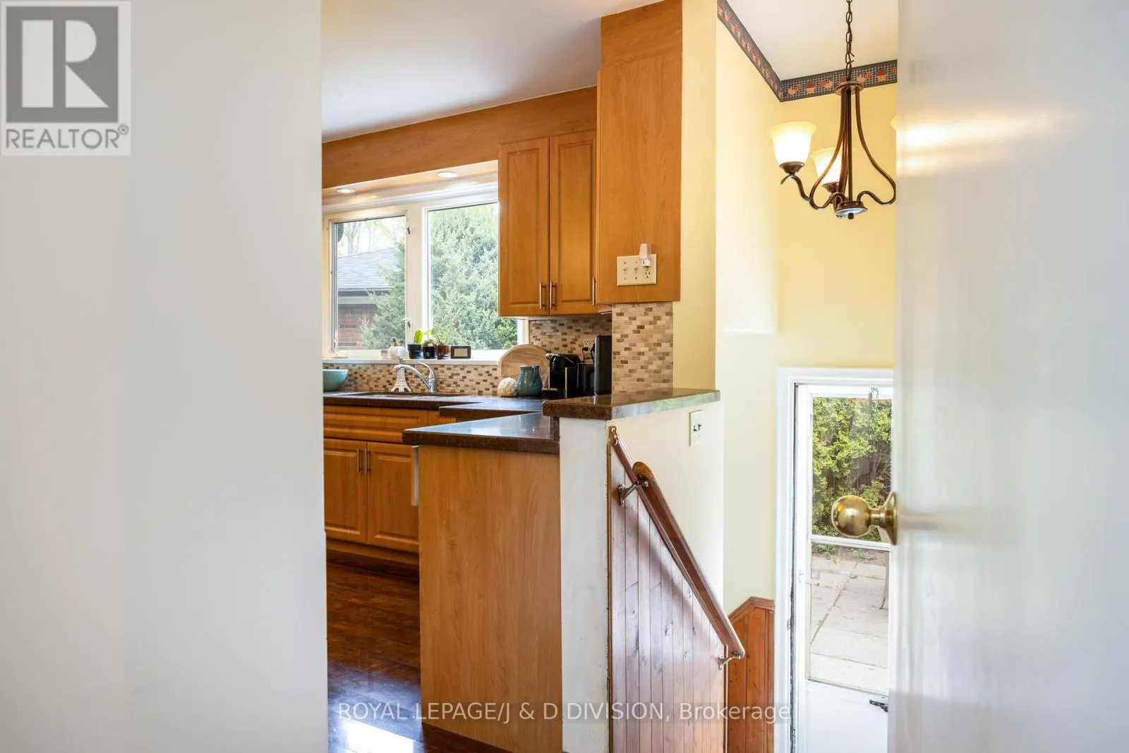 48 GREENGROVE CRESCENT