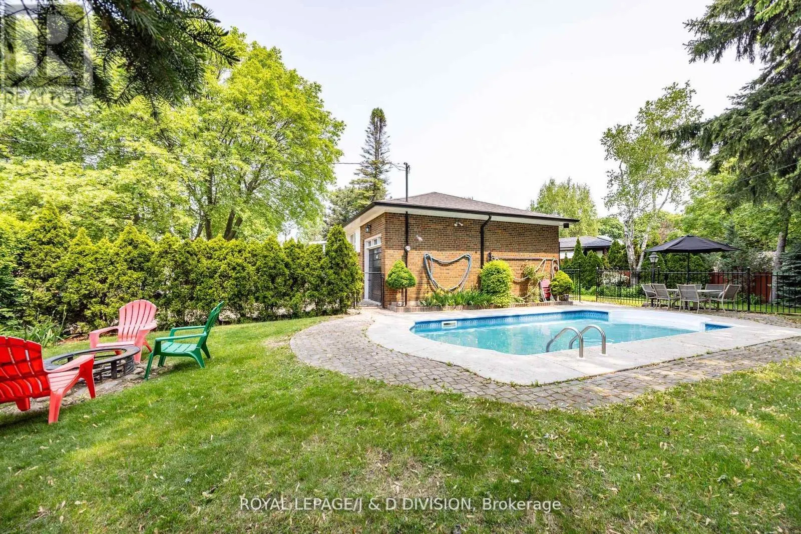 48 GREENGROVE CRESCENT