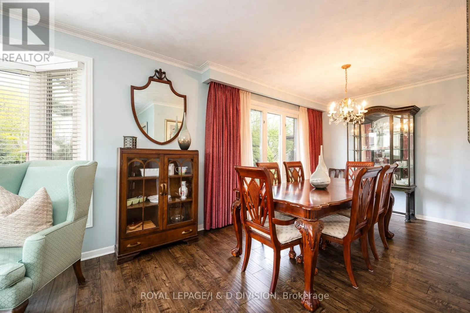 48 GREENGROVE CRESCENT