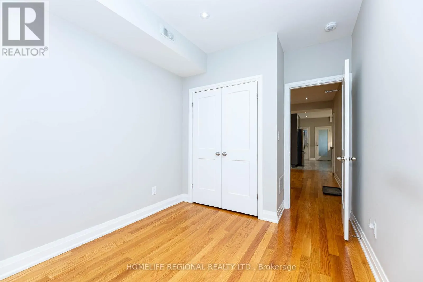 MAIN FLOOR - 204 ROXTON ROAD